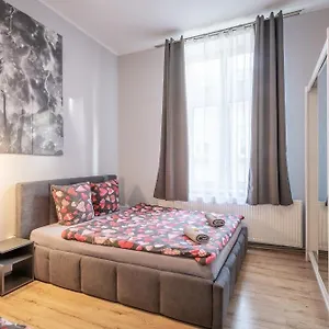 https://70s-business-room.krakowhotelspoland.com